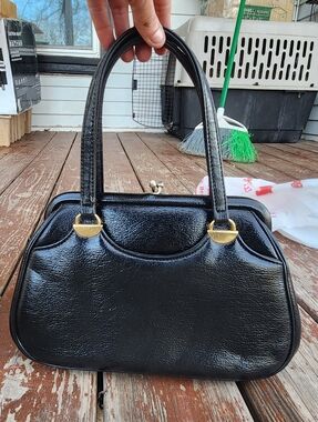 Vintage Jr Julius Resnick Black Pebbled Leather Purse, Kiss Lock, Brass Accents